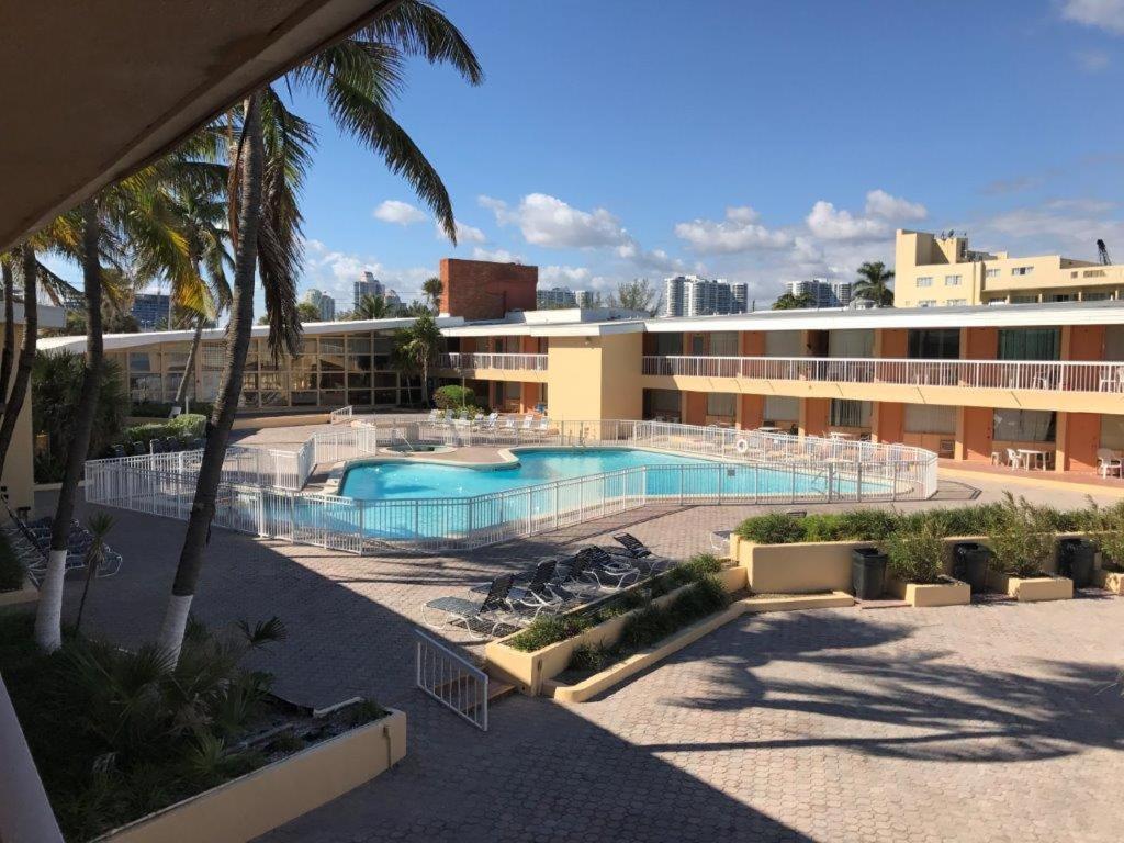 Sahara Beach Club Sunny Isles Beach Kültér fotó